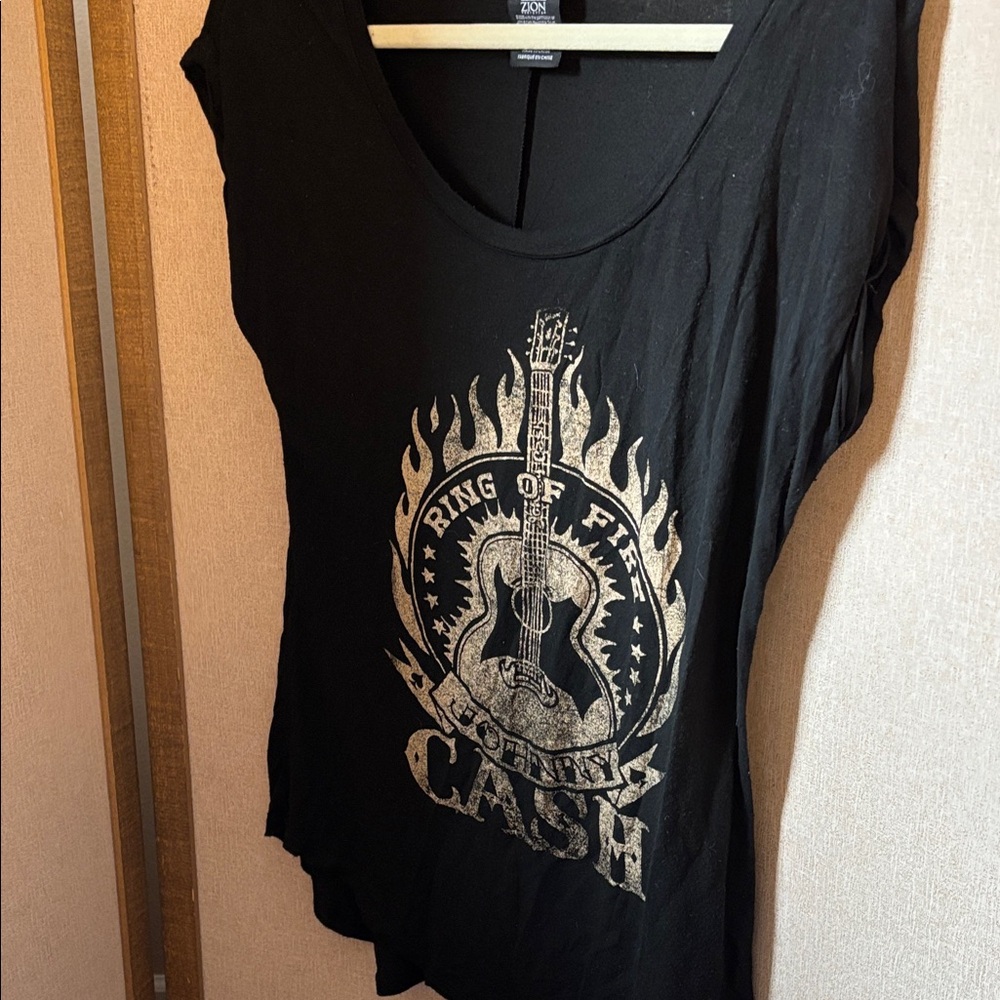 Zion Rootswear Black Graphic Tee with Gold Design Johnny Cash medium
